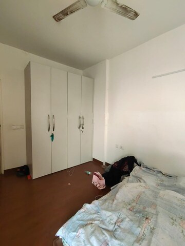 Room in 3 BHK Apartment at Emaar Palm Gardens, Sector 83 – for Rent