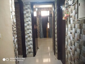 Building Lobby in 2.5 BHK Builder Floor at Unitech Singleton Floors South City, Sector 50 – for Sale