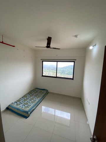 Furnished Amenities in 2 BHK Apartment at Shapoorji Pallonji Vanaha Golfland, Bavdhan – for Rent
