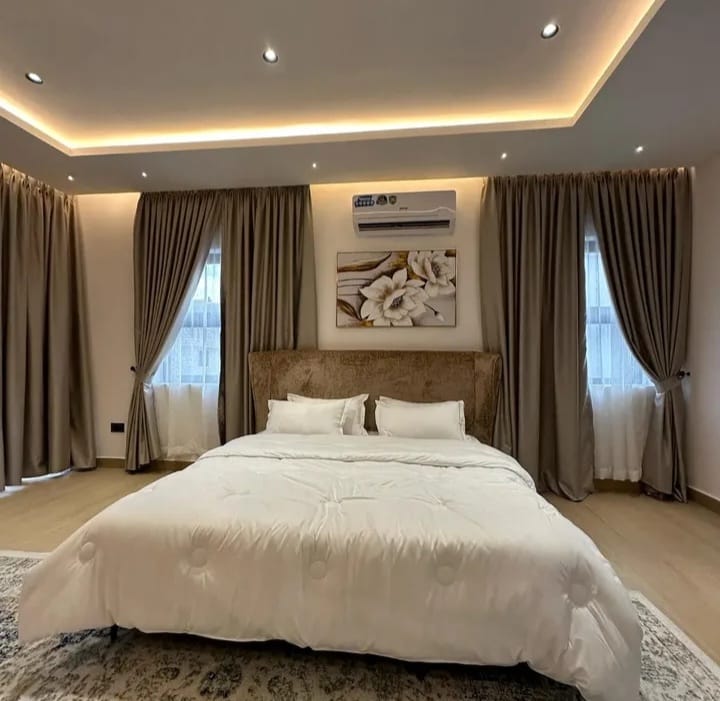 3.5 BHK + Pooja Room,Extra Room Builder Floor For Sale in Building Floor 