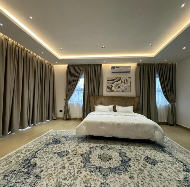 Bedroom, sector 30 3.5 Bedroom 3150 Sq.Ft. Builder Floor In Sector 30 Faridabad 8770504