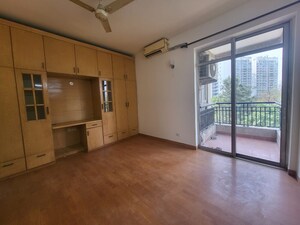 Room in 3 BHK Apartment at Emaar The Palm Drive-The Premier Terraces, Sector 66 – for Sale