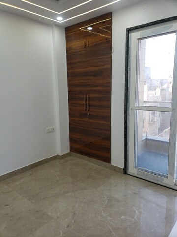 Room in 2 BHK Builder Floor at Mahavir Enclave – for Sale