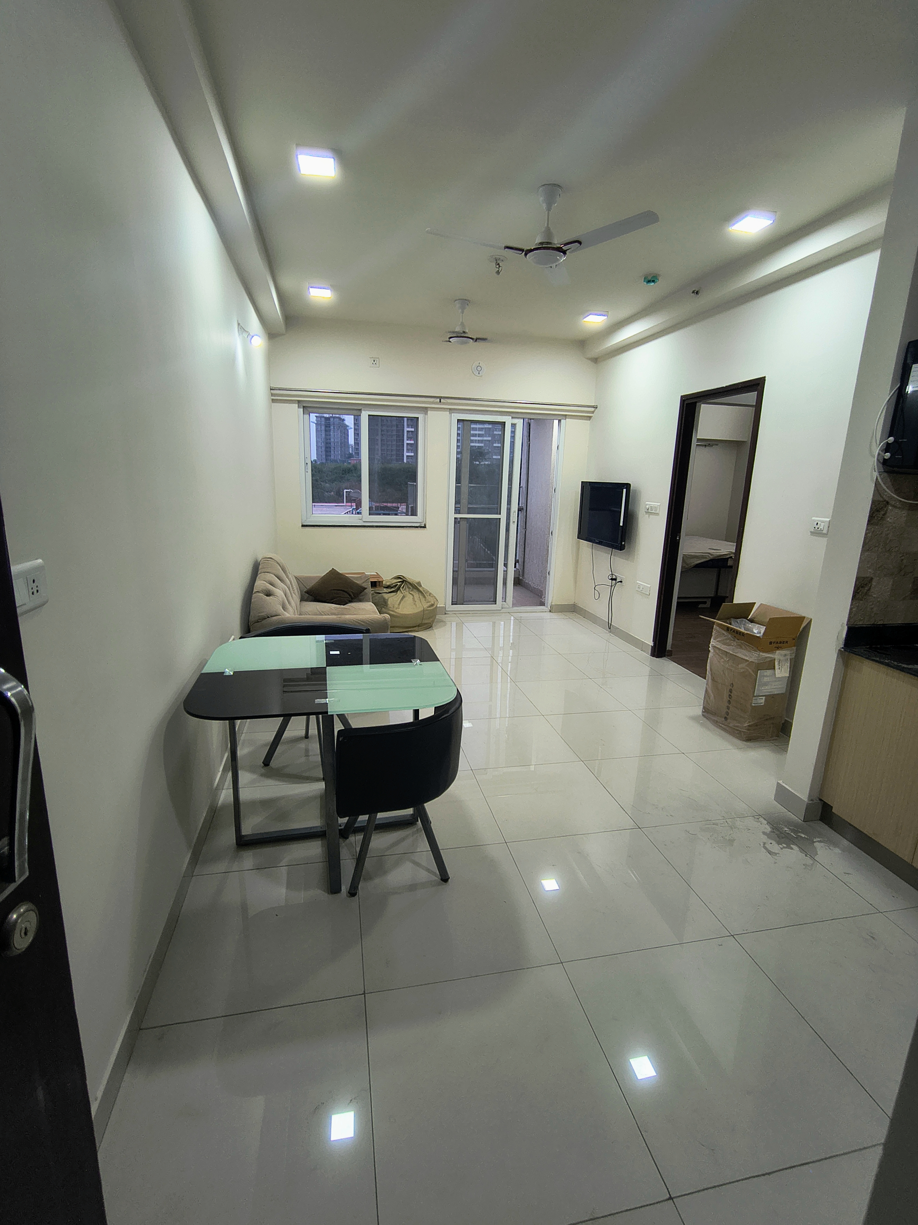 1 BHK + Extra Room Apartment For Rent in Puravankara Silversands