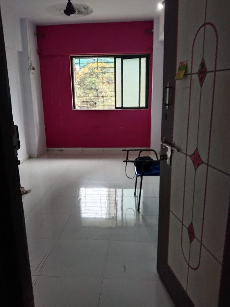 Room, dadar west 1 RK 250 Sq.Ft. Apartment In Dadar West Mumbai 8770554