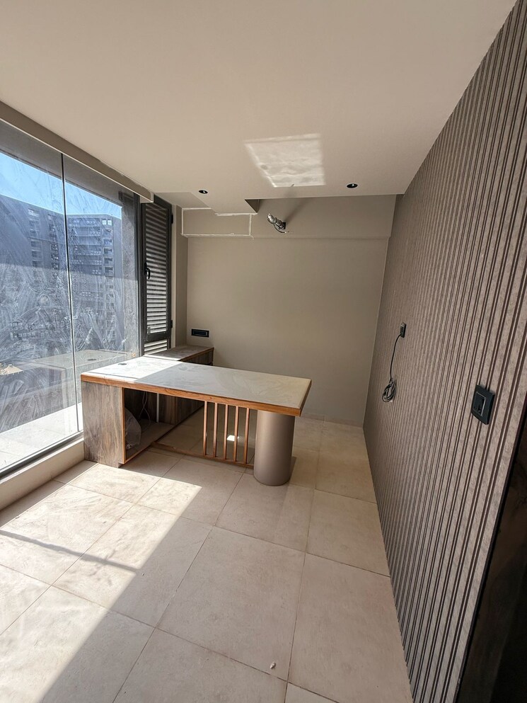 Team Area, samvaad-east-face Commercial Office Space 741 Sq.Ft. In Ambli Ahmedabad 8770650