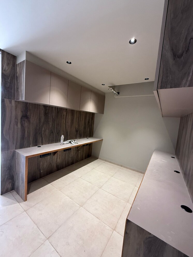 Team Area, samvaad-east-face Commercial Office Space 741 Sq.Ft. In Ambli Ahmedabad 8770650