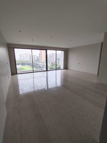 Room in 4 BHK Apartment at Oberoi Enigma, Mulund West – for Sale
