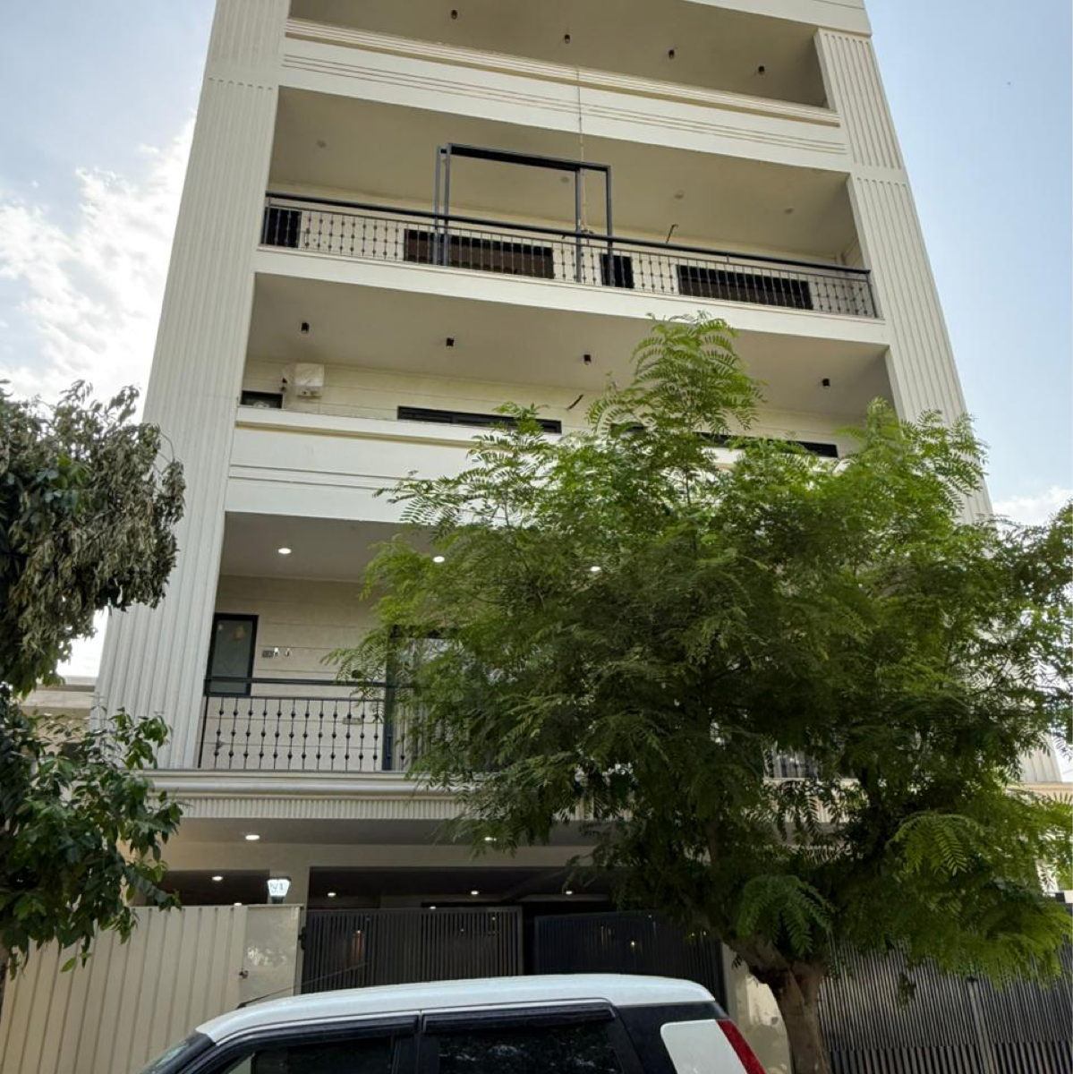 4 BHK + Pooja Room 300 Sq.Yd. Builder Floor in Ansal API Esencia