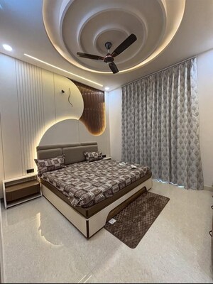 Room in 4 BHK Builder Floor at Sector 37 – for Sale