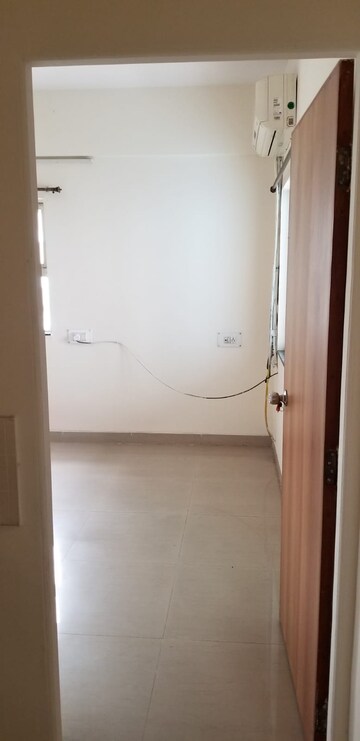 Room in 2 BHK Apartment at Kumar Primavera, Wadgaon Sheri – for Sale