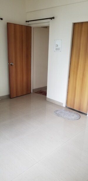 Room in 2 BHK Apartment at Kumar Primavera, Wadgaon Sheri – for Sale
