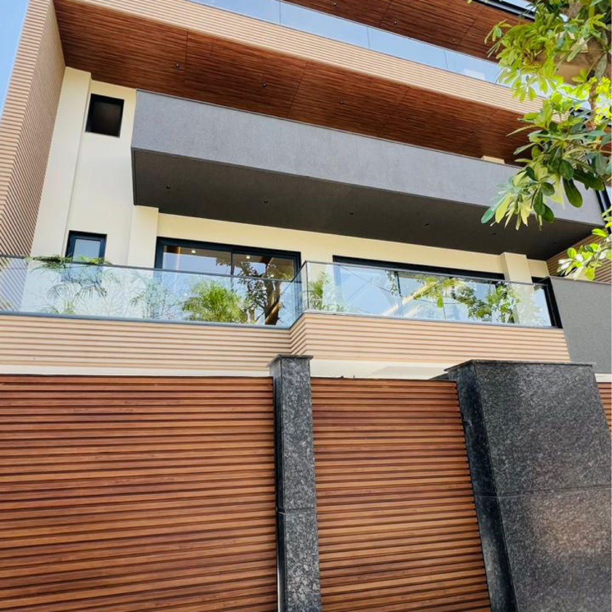 4 BHK + Pooja Room,Servant Room,Study Room,Extra Room Builder Floor For Sale in Kohli One Malibu Town