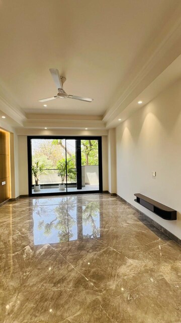 Room in 4 BHK Builder Floor at Kohli One Malibu Town, Sector 47 – for Sale