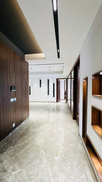 Room in 4 BHK Builder Floor at Kohli One Malibu Town, Sector 47 – for Sale