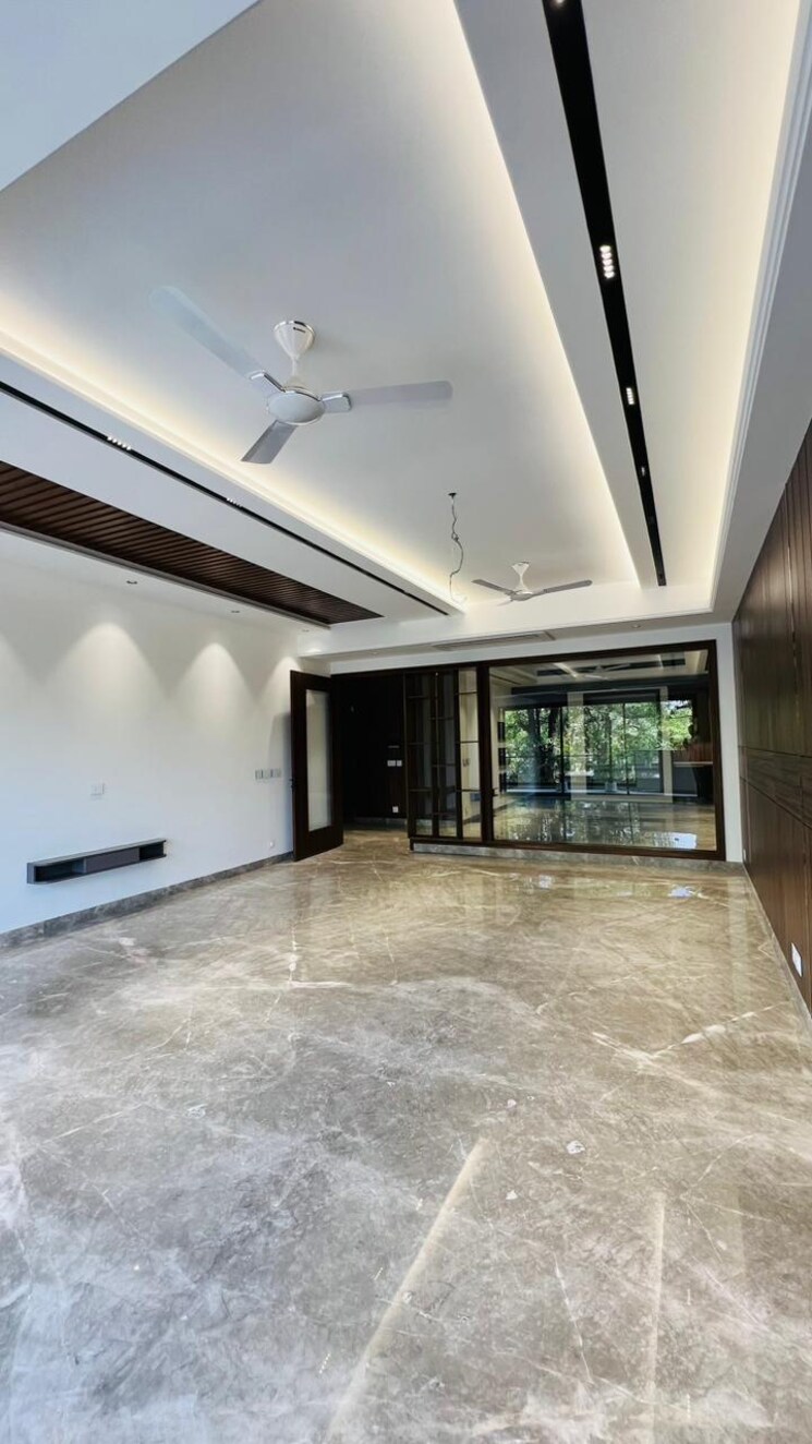  Parking, kohli-one-malibu-town 4 Bedroom 175 Sq.Ft. Builder Floor In Sector 47 Gurgaon 8770674