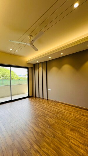 Room in 4 BHK Builder Floor at Kohli One Malibu Town, Sector 47 – for Sale