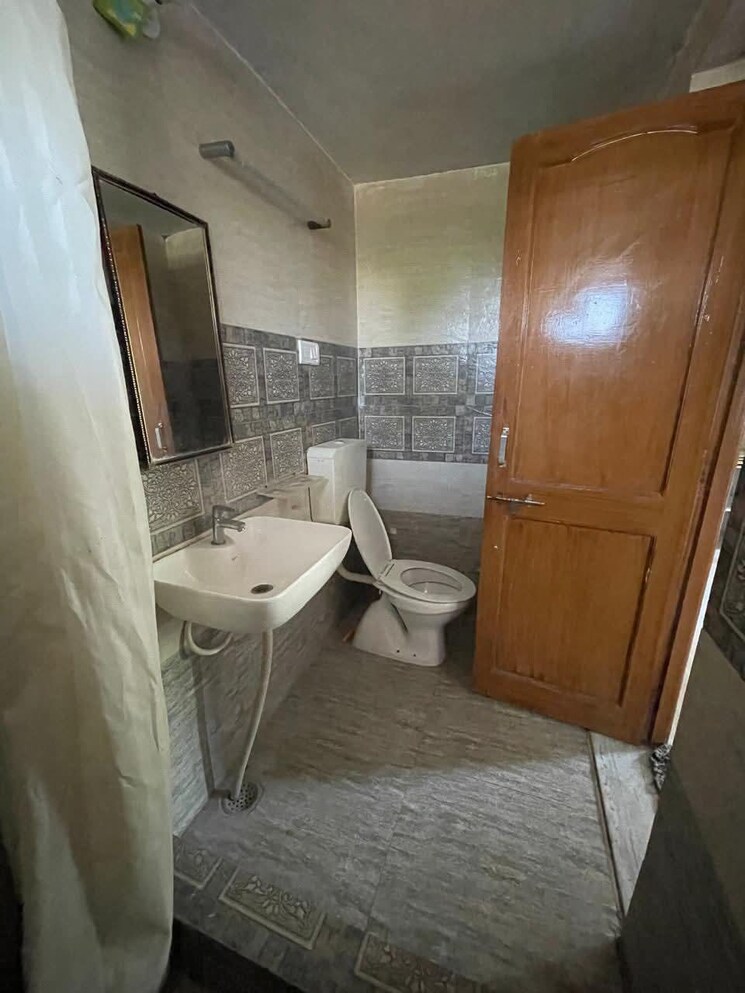 Bathroom, agarwal-and-doshi-complex 4 Bedroom 1725 Sq.Ft. Villa In Vasai West Palghar 8770731