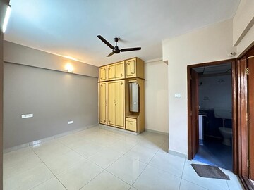 Room in 2 BHK Apartment at Mangam Elite Apartment, Hsr Layout – for Sale