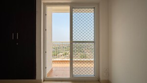 Room in 3 BHK Apartment at Paramount Emotions, Sector 1 Greater Noida – for Sale