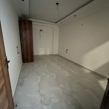 Room in 4 BHK Builder Floor at Chattarpur – for Sale