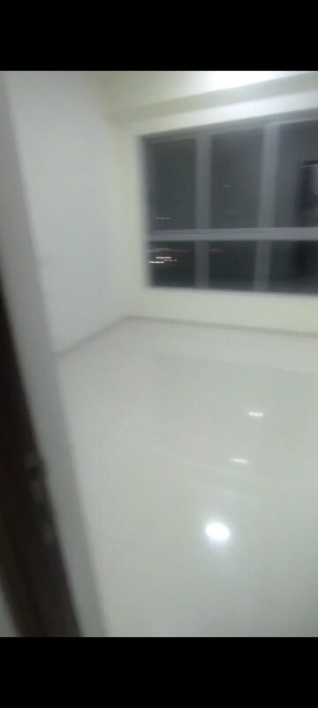 Room in 3 BHK Apartment at Kalpataru Vienta, Kandivali East – for Sale