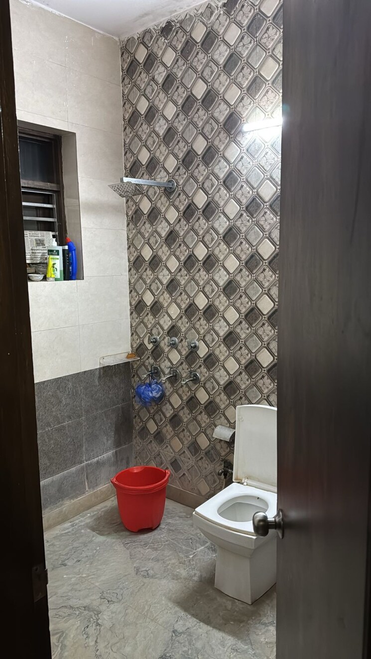 Bathroom, puri-pranayam 2 Bedroom 1200 Sq.Ft. Apartment In Sector 82 Faridabad 8770726