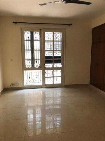 Room in 4 BHK Villa at Eros Rosewood Villas, Sector 50 – for Rent