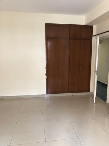 Room in 4 BHK Villa at Eros Rosewood Villas, Sector 50 – for Rent