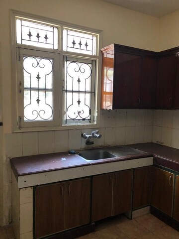 Kitchen in 4 BHK Villa at Eros Rosewood Villas, Sector 50 – for Rent