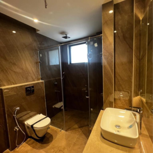Bathroom in 4 BHK Builder Floor at Unitech South City Heights, South City 1 – for Sale