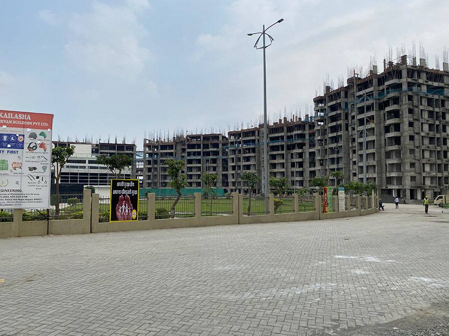 2 BHK + Servant Room Apartment For Sale in Shiv Kailasha 