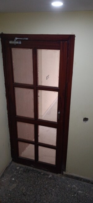 Room in 3 BHK Builder Floor at Sector 75 – for Sale