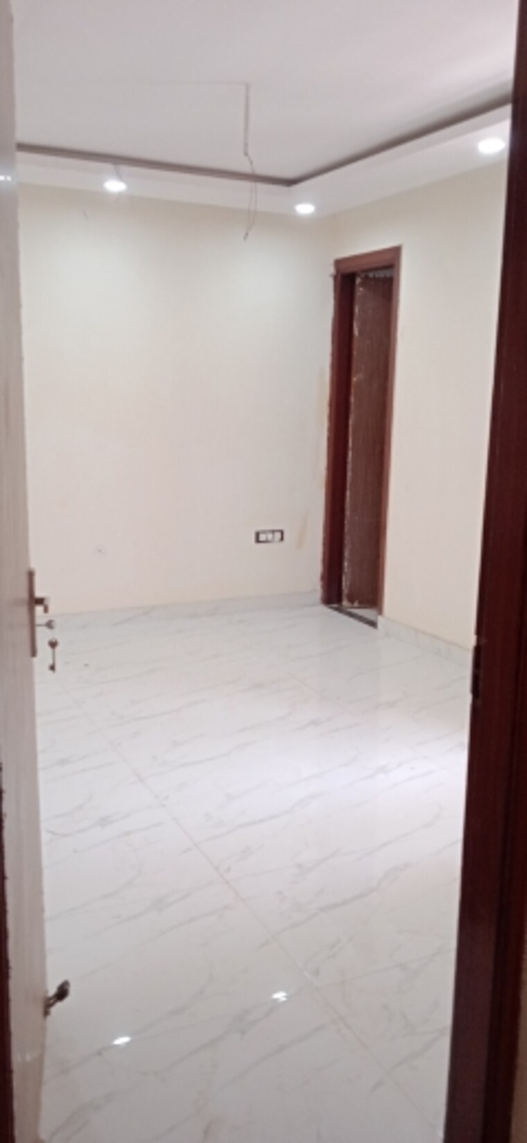 Room, sector 75 3 Bedroom 250 Sq.Yd. Builder Floor In Sector 75 Faridabad 8770876