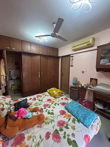 Bedroom in 2 BHK Apartment at Riddhi Tower, Malad East – for Rent