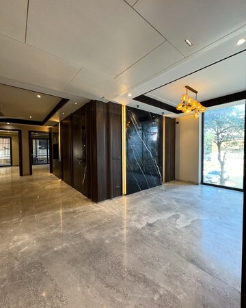 Building Lobby in 2 BHK Builder Floor at Sector 23 – for Rent