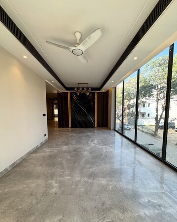  2 BHK Builder Floor at Sector 23 – for Rent