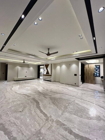 Building Lobby in 2 BHK Builder Floor at Sector 23 – for Rent