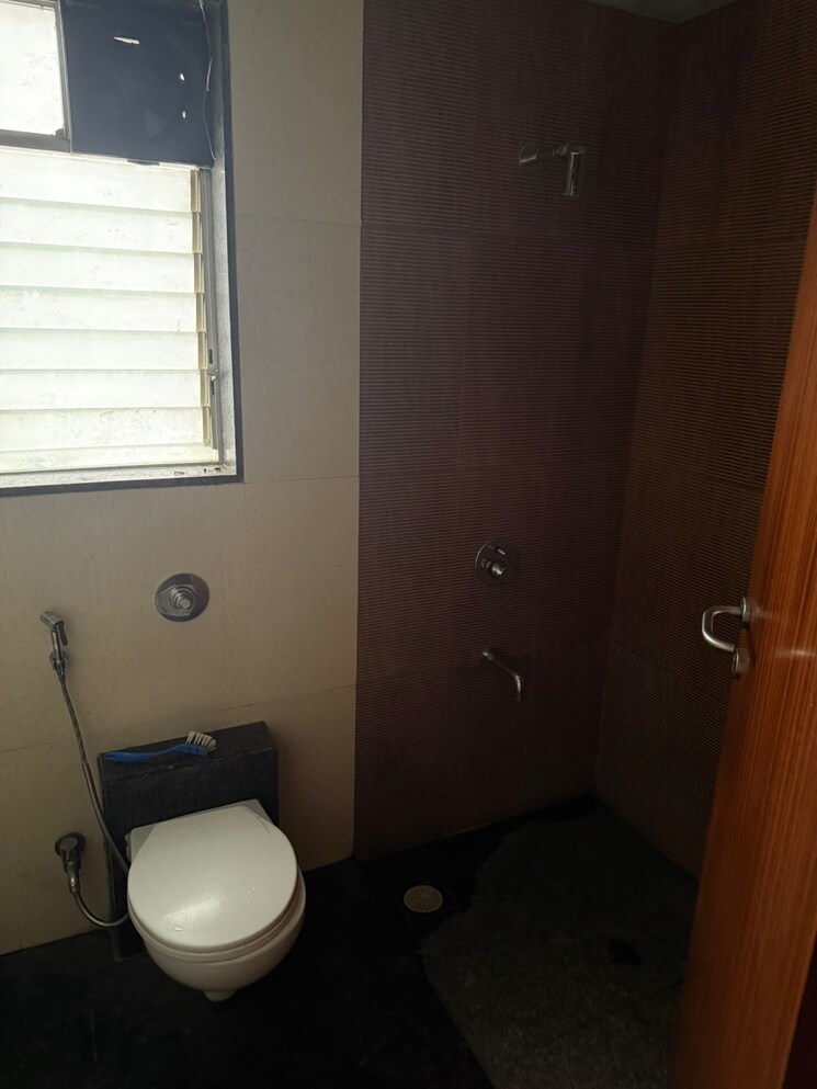 Bathroom, kumar-peninsula 3 Bedroom 1650 Sq.Ft. Apartment In Baner Pune 8770932