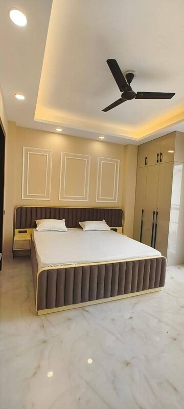Bedroom in 3 BHK Builder Floor at Sector 23 – for Rent