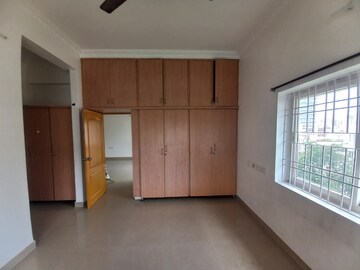 Room in 3 BHK Apartment at Kondapur – for Rent