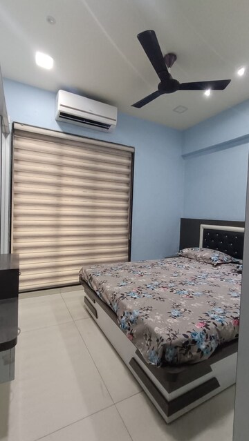 Bedroom in 3 BHK Apartment at Shree Samarth Heights, Ghansoli – for Rent