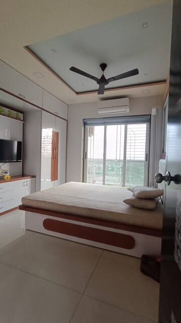 Bedroom in 3 BHK Apartment at Shree Samarth Heights, Ghansoli – for Rent