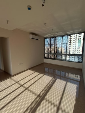 Room in 3 BHK Apartment at Piramal Vaikunth, Balkum Pada – for Sale