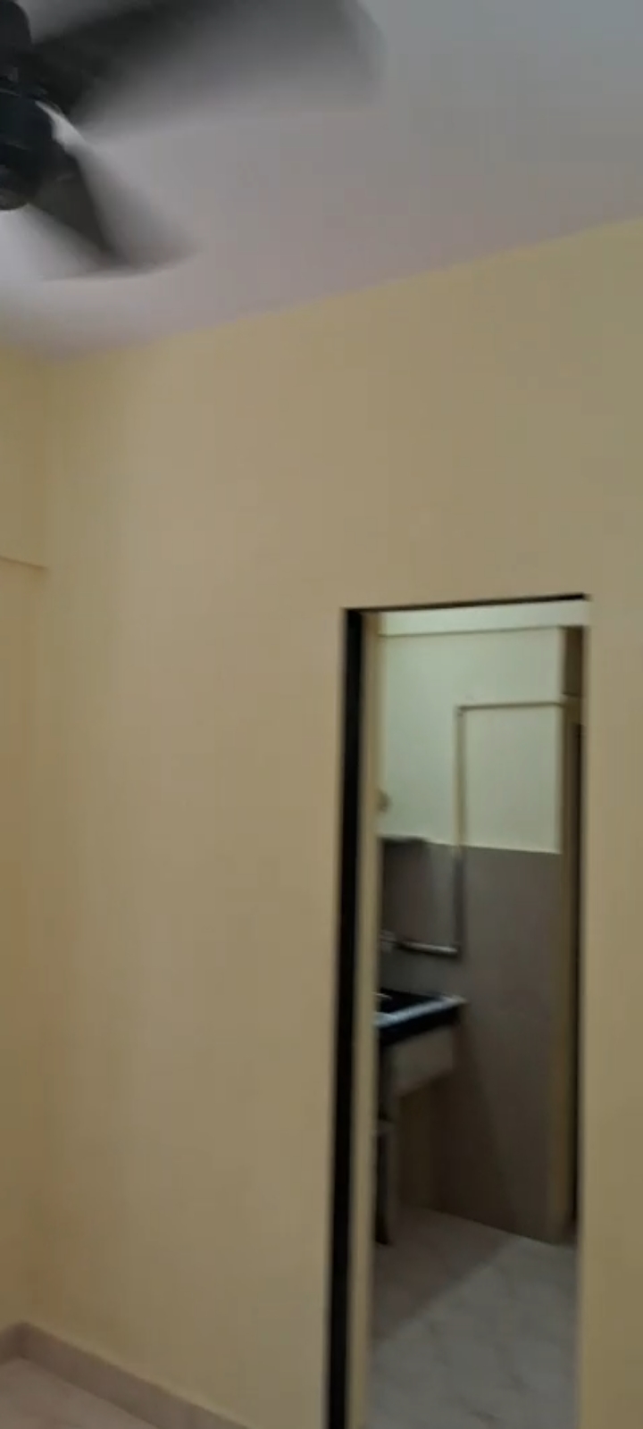 1 Rk+ Extra Room Apartment For Rent in Dadar Chsl