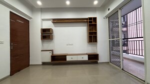 Room in 3.5 BHK Apartment at Nirala Estate, Tech Zone 4 Greater Noida – for Sale