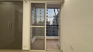 Room in 3.5 BHK Apartment at Nirala Estate, Tech Zone 4 Greater Noida – for Sale