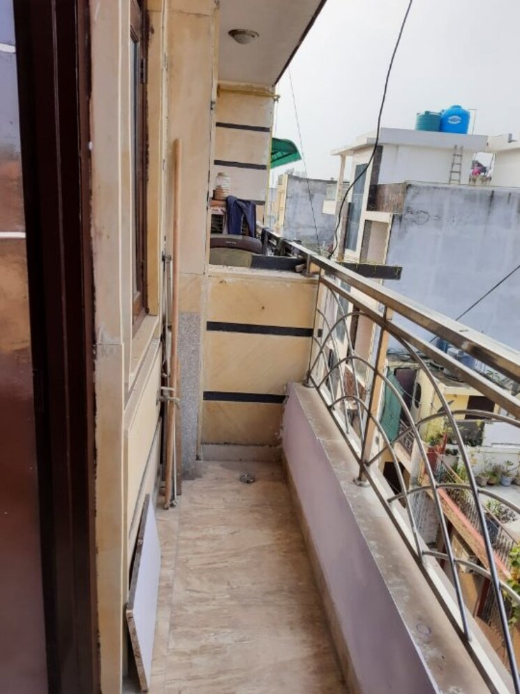 Balcony, mansa ram park 2 Bedroom 450 Sq.Ft. Builder Floor In Mansa Ram Park Delhi 8770901