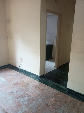 Furnished Amenities in 1 BHK Apartment at Hiranandani Estate Capri, Ghodbunder Road – for Rent