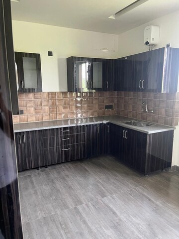 Kitchen in 4 BHK Independent House at DLF Garden Villas, Sector 43 – for Rent